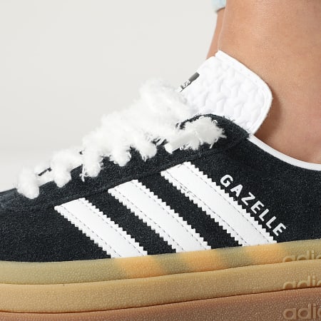 Adidas Originals - Baskets Femme Gazelle Bold IE0876 Core Black White x Superlaced Lacets fuzzy blanc